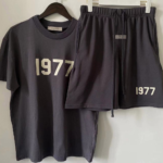 ESSENTIALS 1977 T-Shirt+Shorts