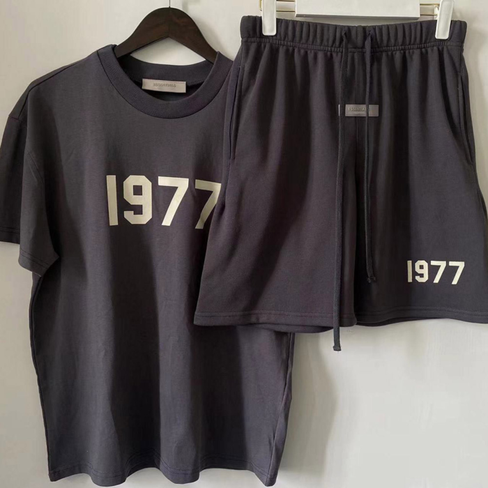 ESSENTIALS 1977 T-Shirt+Shorts